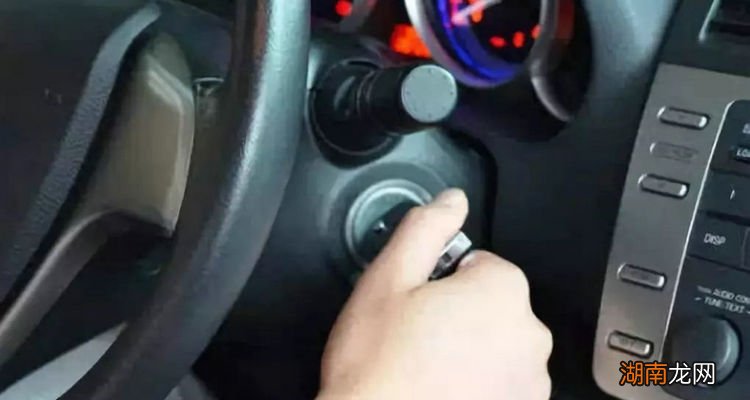 汽车拧钥匙门打火没反应什么原因