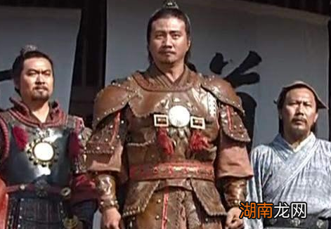 朱元璋是如何在龙湾之战中化险为夷，打败陈友谅的？