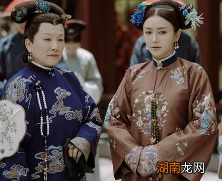 清朝时期的女子发型是什么样的 和电视剧的区别一样吗