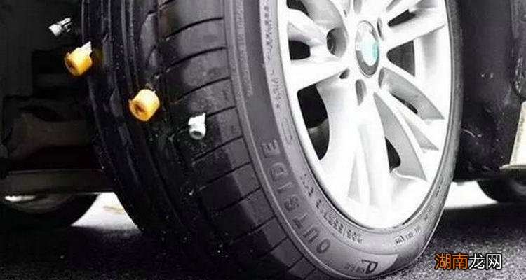 汽车胎破了是补还是换