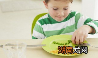 小孩打架不承认怎么办 孩子不会打架怎么办