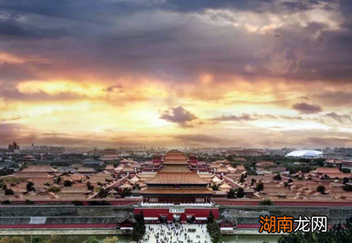 崇祯帝为什么不逃离北京，在南京另立朝廷呢？