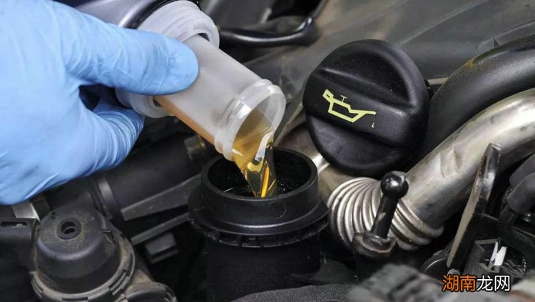 发动机机油过少会有什么症状