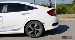 汽车右后轮异响什么原因造成的