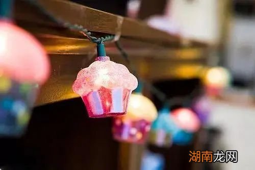 情感咨询师挣钱吗情感与道德行为