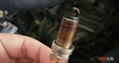 火花塞烧黑了还能用吗