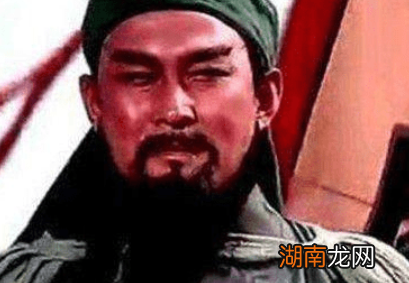 武侯祠里的关羽雕像为何都闭着眼呢?