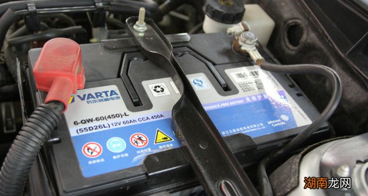 汽车电瓶鼓包了还能用吗