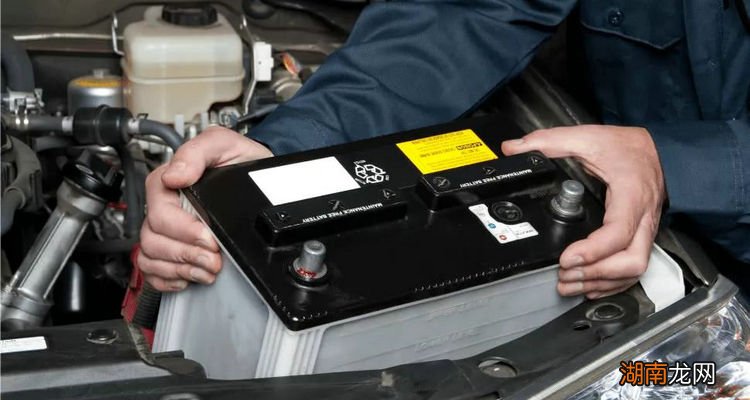 汽车上门换电瓶多少钱