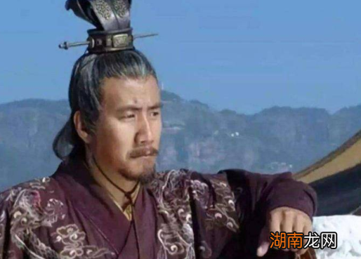朱元璋宁愿把皇位传给孙子，为何也不传给儿子？