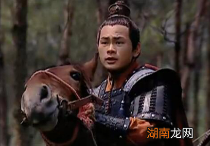 霍去病为什么敢当着汉武帝的面，射杀李广之子李敢？