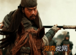 吕布人品并不好,为何关羽从未轻视他呢?