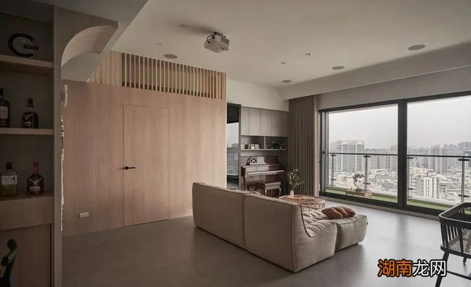 不再为了面子,客厅功能化后,整屋敞亮了,哪怕小户型也住得舒坦