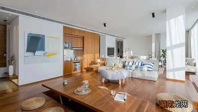 不再为了面子,客厅功能化后,整屋敞亮了,哪怕小户型也住得舒坦