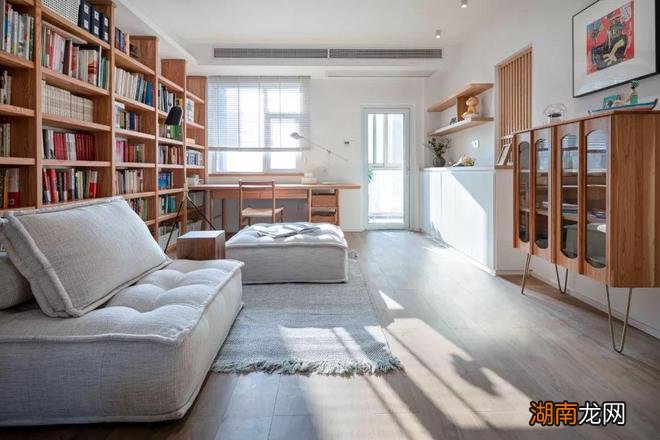 不再为了面子,客厅功能化后,整屋敞亮了,哪怕小户型也住得舒坦