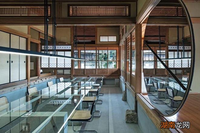 日本这个设计师做完的精装修,竟然是浓浓的「毛坯味道」