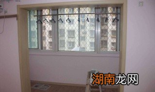 门套窗套是木工来做的吗 门套窗套是木工打好还是买好