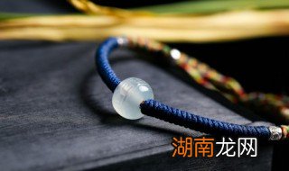 翡翠戴脖子的怎么发凉 翡翠手镯发凉吗