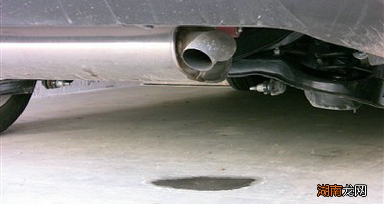 排气管大肚子处漏水了咋回事