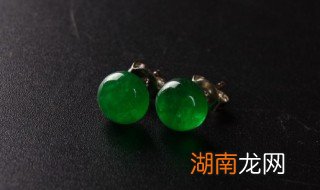 翡翠避纹雕刻是什么,翡翠挂件有避纹雕怎么样