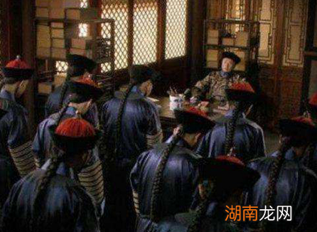 清朝太监分为哪些品级?他们每月的俸禄有多少?