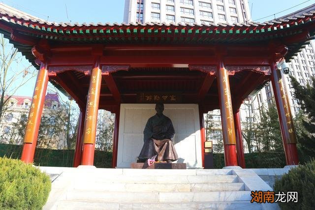 浑若天成”;篆刻艺术独树一帜