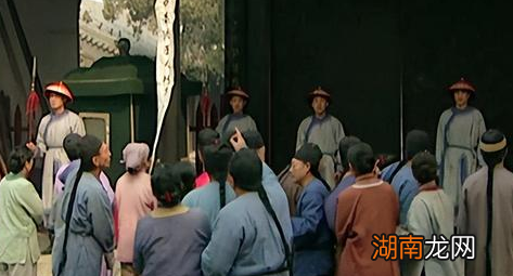 清朝官员退休后每年有50两退休金 相当于现在的多少钱