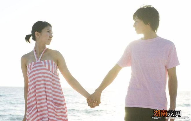 情侣加深彼此感情的4个聊天话题