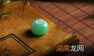 怎么鉴定翡翠是不是B货 怎么鉴别翡翠玉镯是不是b货