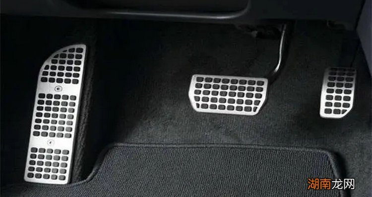 半离合起步抖动怎么回事