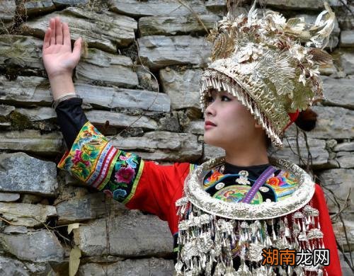 从恋地、失地再到寻地:沈从文小说中的人地情感变化