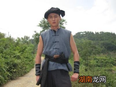 从恋地、失地再到寻地:沈从文小说中的人地情感变化