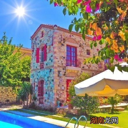 情感治愈系句子：不管遇见什么请别辜负今天