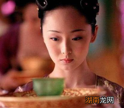 古代皇帝冲龙沟时宫女抢着伺候 这里边到底有什么好处存在