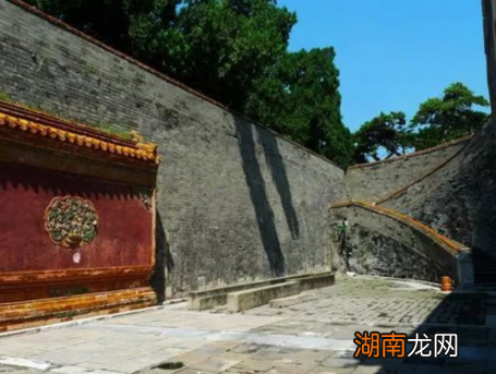 传说中雍正皇帝是以金头下葬 这种说法是真的吗