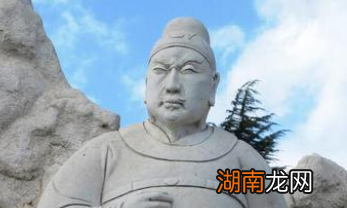 《隆中对》从理论到实践迈出的第一步是什么?