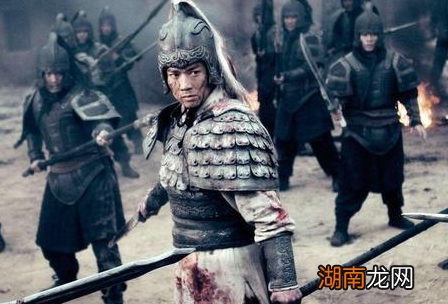 古代打仗将军负责排兵布阵 打仗时将军真的冲在最前吗