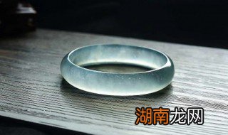 翡翠不同颜色的微量元素含量 翡翠含有什么微量元素