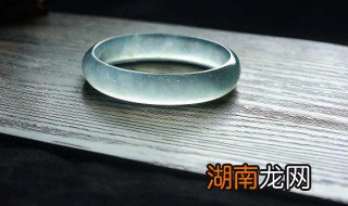 翡翠镯子坏了怎么维修 翡翠手镯坏了怎么修复