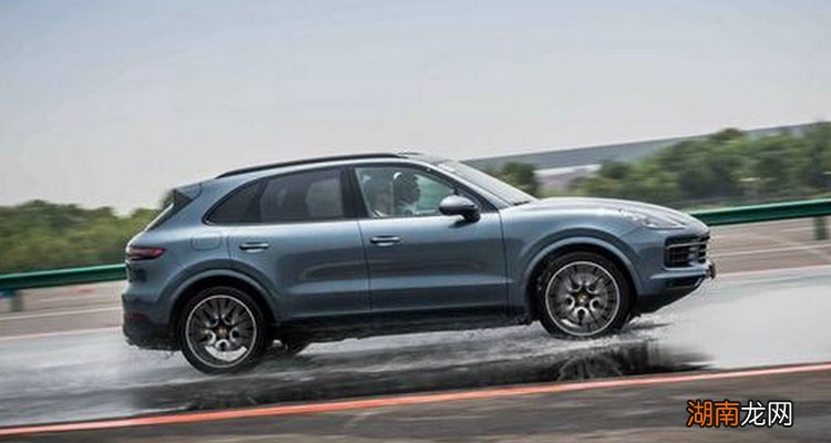 手动挡转速多少换挡合适