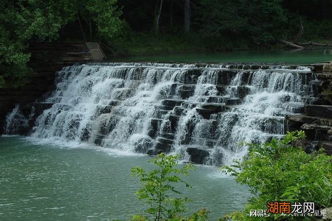狮子座4月感情运势查询缘分总在意料之外容易在职场邂逅桃花