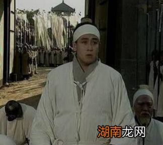 力士山周王室是如何日渐衰微的?与郑国有何关系?