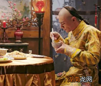 古代皇帝吃饭讲究排场 皇帝吃剩下的饭菜怎么处理