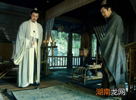 关羽发动襄樊之战的原因是什么？与当时的背景有关