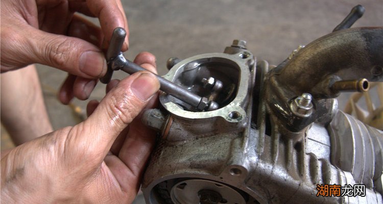 气门间隙过大什么症状