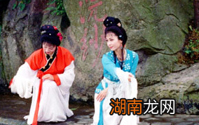 王维的《西施咏》讽刺了哪些社会现象？