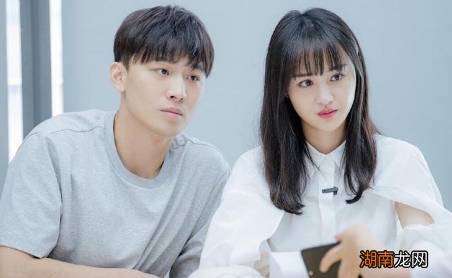 郑爽的情感历是太坎坷了