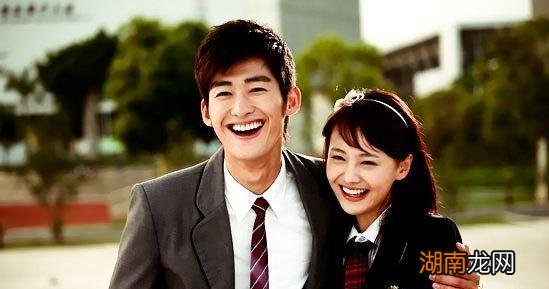 郑爽的情感历是太坎坷了