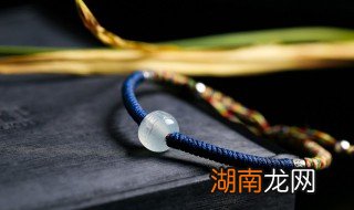 冰种翡翠有绿色的么? 冰种翡翠为什么无色