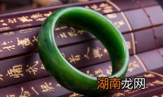 翡翠玉镯怎么分辨,翡翠镯子怎么鉴别